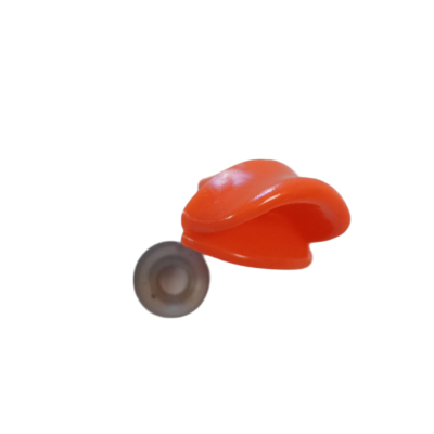 Gancho adesivo laranja com ventosa transparente.