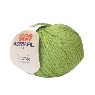 Novelo de fio verde Adriafil Tenerife com etiqueta branca