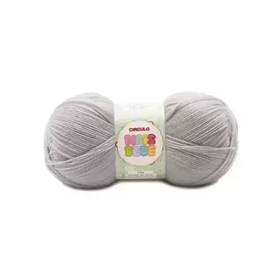 Novelo de lã cinzenta clara com etiqueta da marca Círculo
