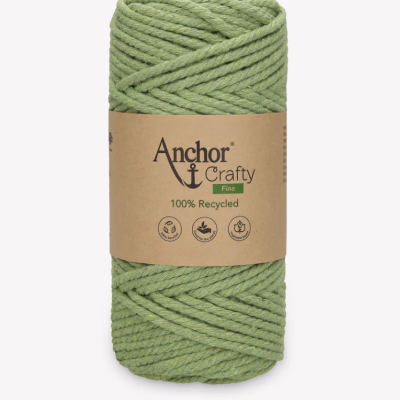 Rolo de fio verde claro com etiqueta Anchor Crafty 100% reciclado