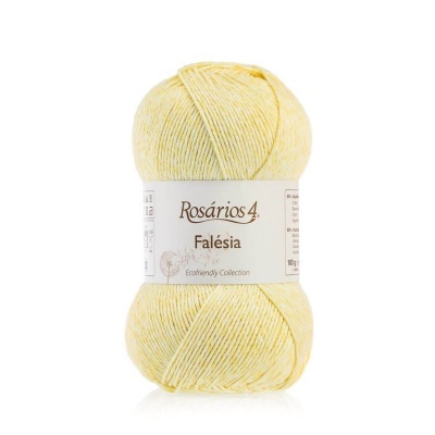 Novelo de fio amarelo pastel com etiqueta branca da marca Rosários 4.