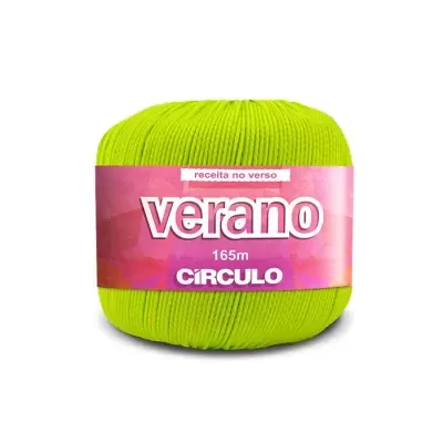 Novelo de fio de algodão verde limão com rótulo rosa da marca Círculo Verano