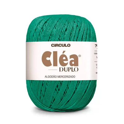 Novelo de fio verde com etiqueta branca Cléa Duplo