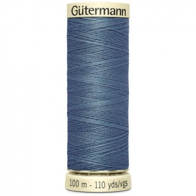Rolo de linha de costura azul líquido com etiqueta Gütermann