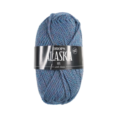 Novelo de lã azul com etiqueta preta e texto branco DROPS ALASKA MIX