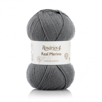 Novelo de lã cinzenta Rosários 4 Real Merino em fundo branco
