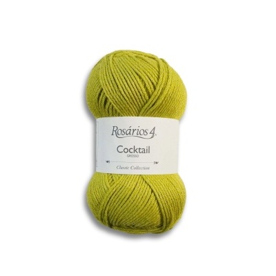 Novelo de lã verde amarelo com etiqueta da marca Rosários 4