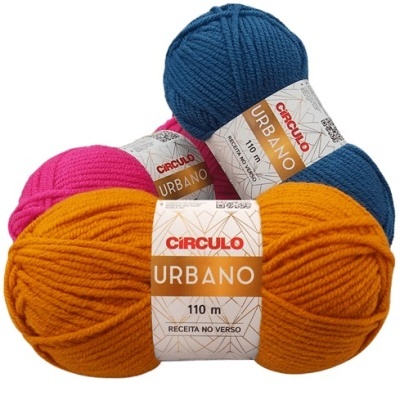 Novelos de lã Círculo Urbano em azul escuro, rosa e laranja com etiquetas visíveis.