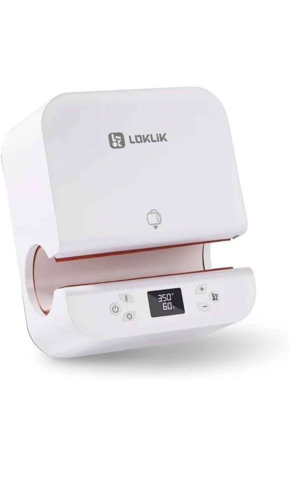 Máquina branca com display digital e botões da marca LOKLIK