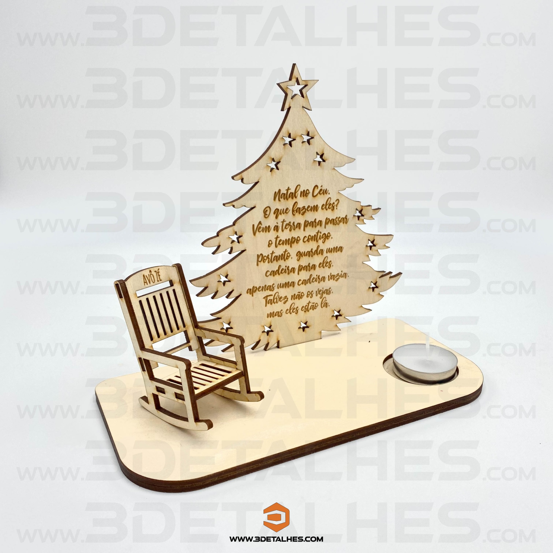 Árvore Natal e Cadeira em Memória