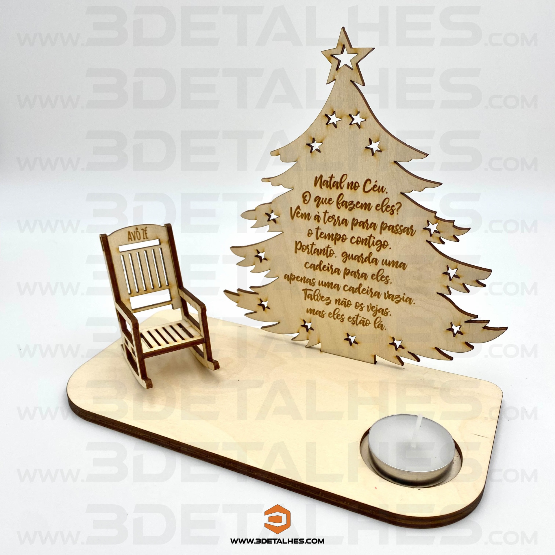 Árvore Natal e Cadeira em Memória