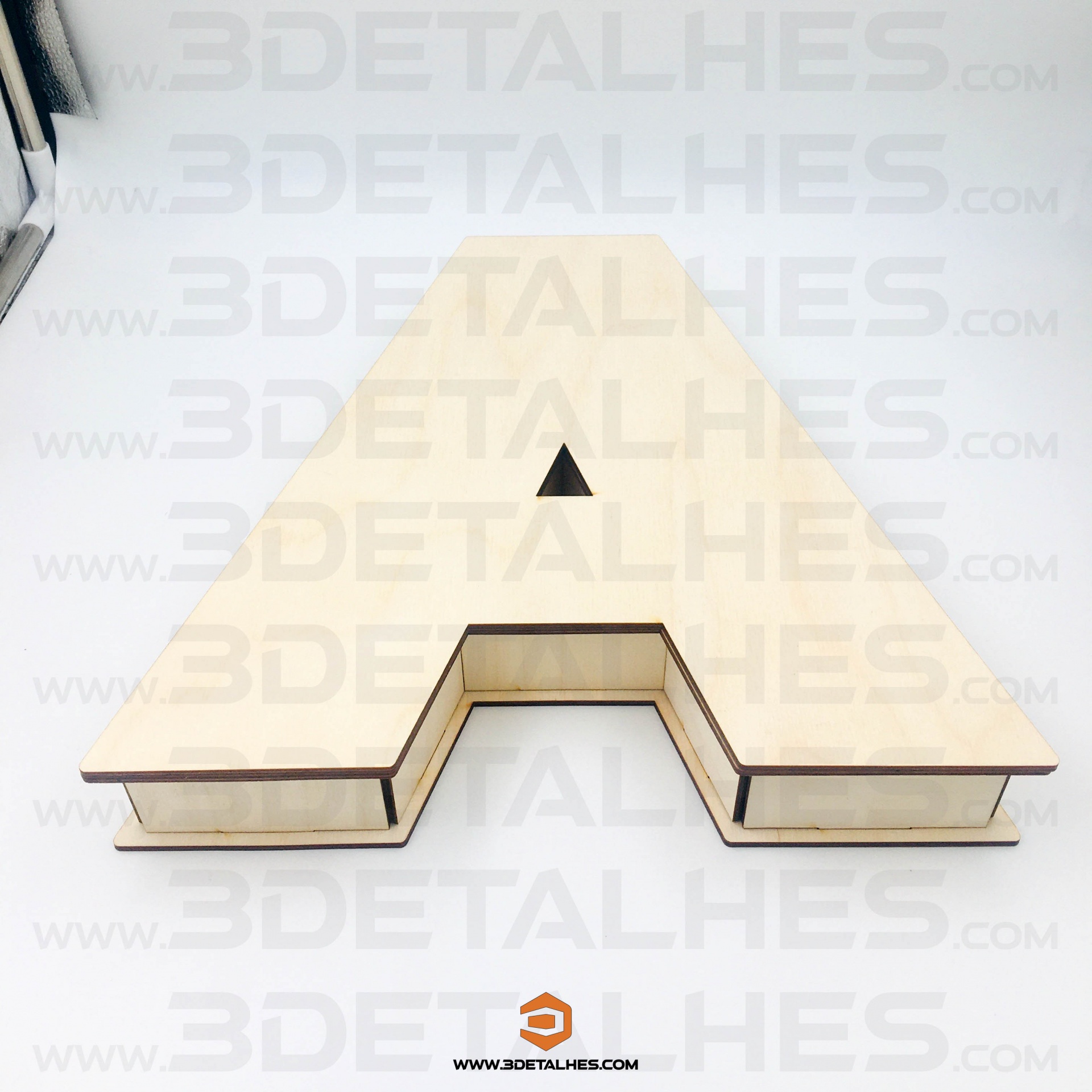 Caixa em Forma de Letra