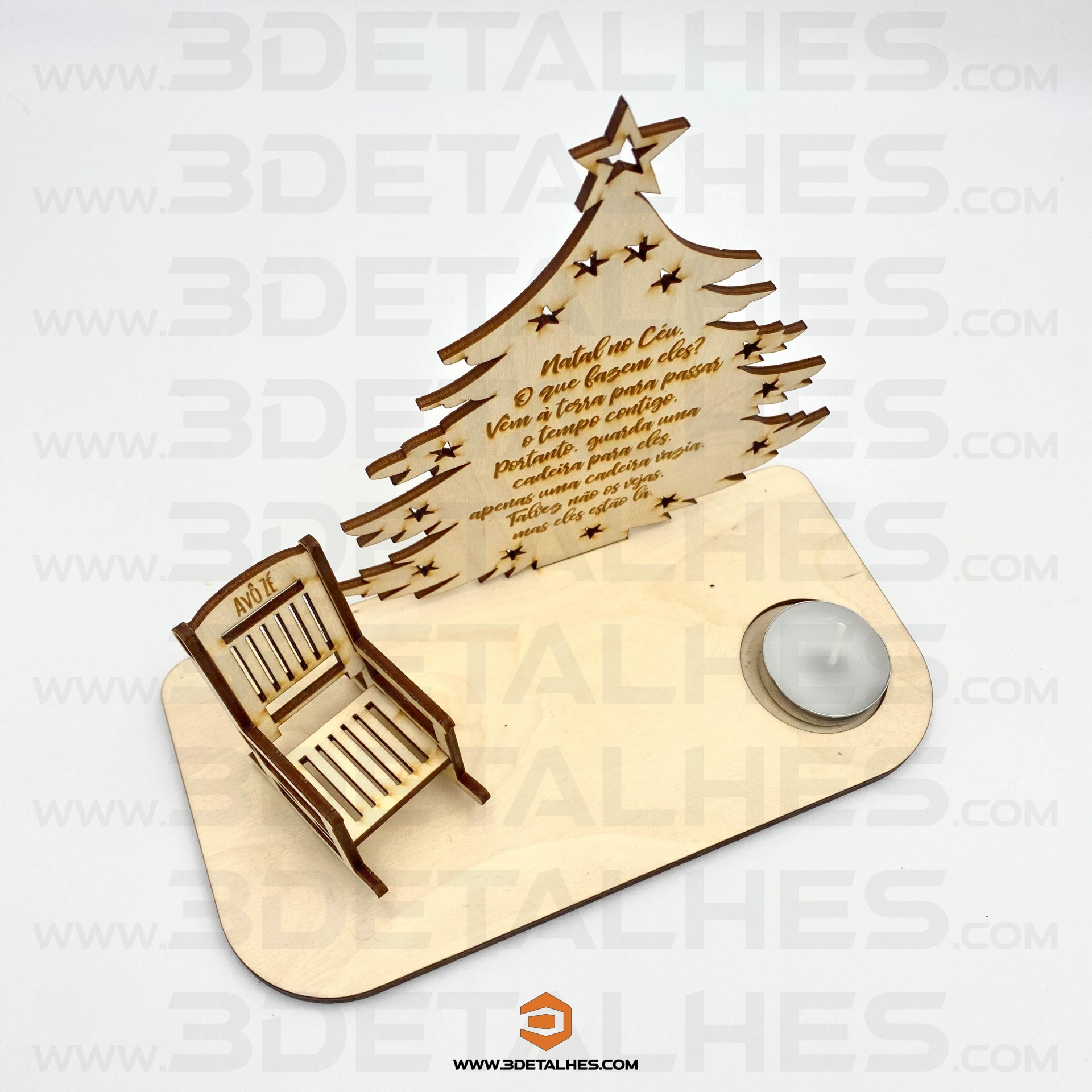 Árvore Natal e Cadeira em Memória