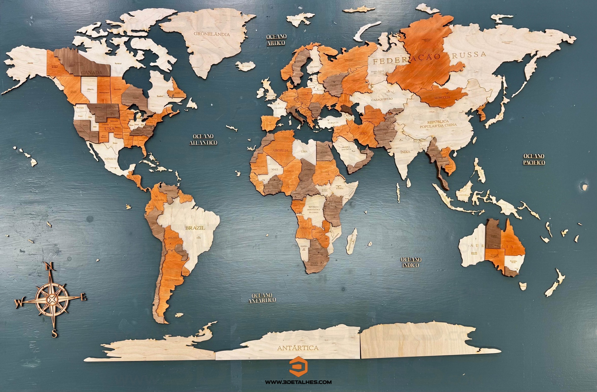 Mapa Mundo de Madeira  ( 1,44m x 0,88m)
