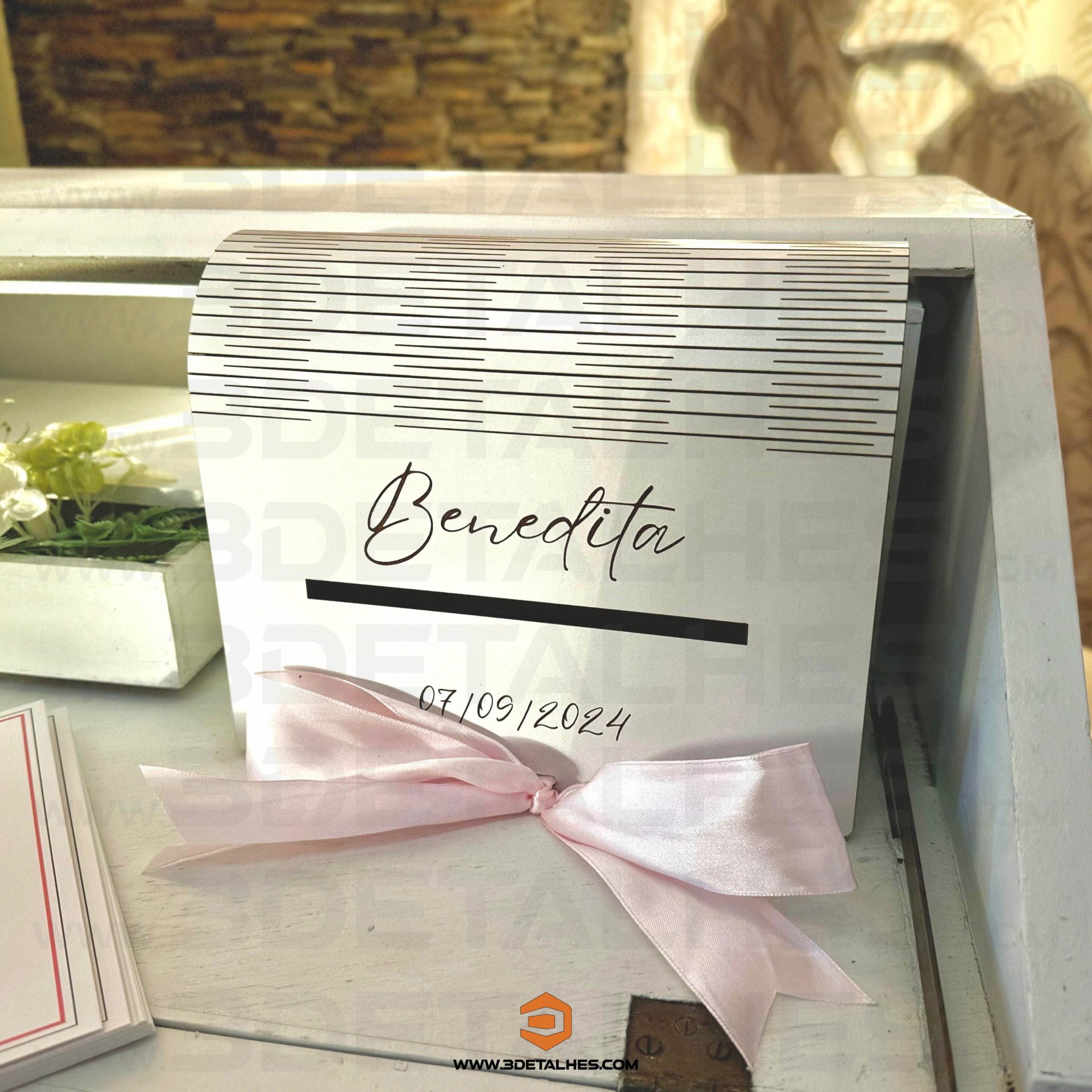 Caixa em forma de livro