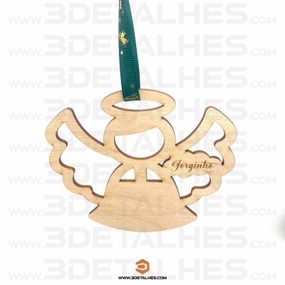 Enfeite de Natal em madeira com forma de anjo e a palavra Jorginho gravada
