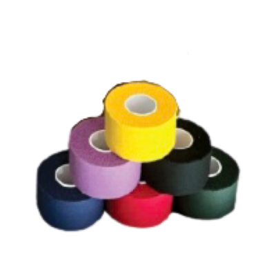 Seis rolos de fita adesiva coloridos empilhados em fundo branco