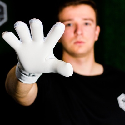 Luvas brancas desportivas de tecido