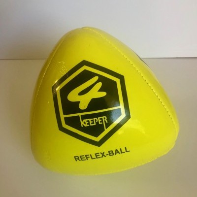 Bola triangular amarela com logotipo preto e texto '4 KEEPER REFLEX-BALL'