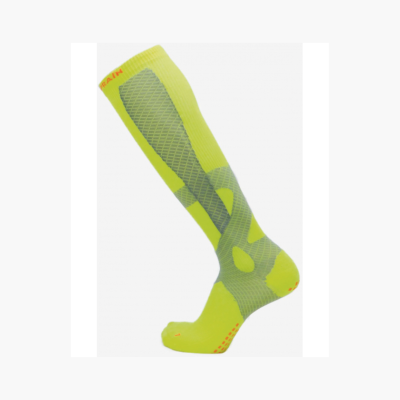 Meia desportiva de compressão amarela e cinza com padrões geométricos