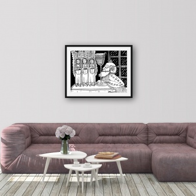 sala moderna com sofá rosa velho, mesas brancas, vaso de flores, quadro preto e branco com desenhos