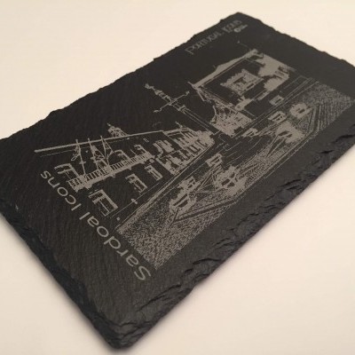 Prato retangular de ardósia com gravura marítima e texto