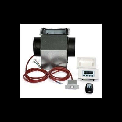 Conjunto de ventilação com unidade metálica, fios vermelhos, painel digital branco e controlo remoto preto