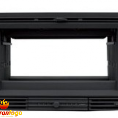 Lareira metálica preta com grelhas e moldura retangular