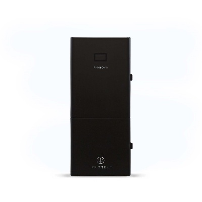 Dispositivo preto retangular com texto Gainova e PROTEU