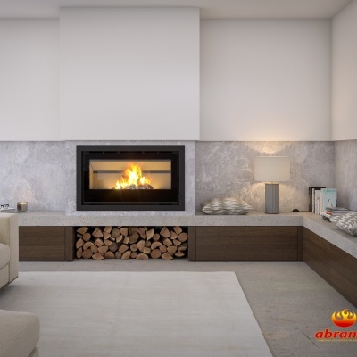 Lareira embutida com móveis de madeira e sofá cinza em sala moderna