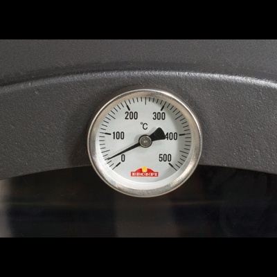 Termómetro redondo com escala até 500 ºC num dispositivo metálico cinzento