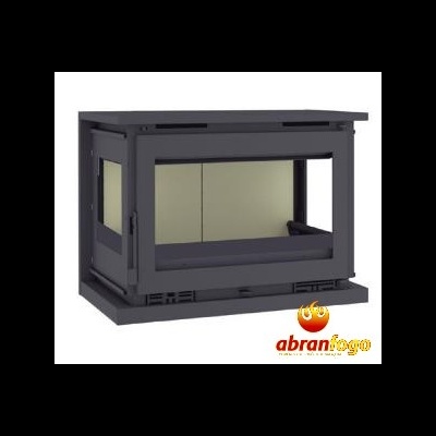 Lareira fechada de metal cinzento com vidro frontal e laterais