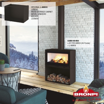 Lareira preta moderna com base para lenha num ambiente interior moderno com vista para montanhas