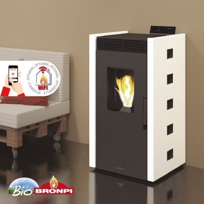 Lareira de pellets Bio Bronpi preta com laterais brancas e visor de chama