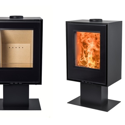 duas lareiras pretas com vidro frontal, uma com interior vazio e outra com fogo visível, etiqueta verde A+