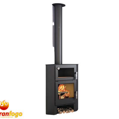 Lareira a lenha preta com tubo vertical e compartimento para lenha