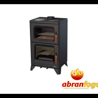 Fogão a lenha preto com dois compartimentos e logotipo Abranfogo