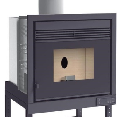 Lareira embutida de metal preto com tubo de saída e suporte