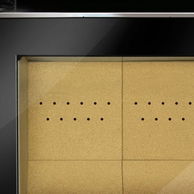 Painel perfurado amarelo com moldura preta