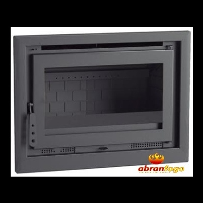 Lareira embutida de metal com porta de vidro