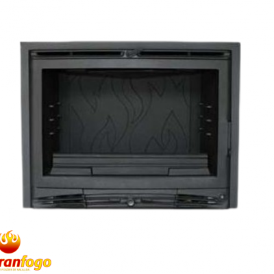 Lareira de embutir preta com porta de vidro e padrão de chamas no interior