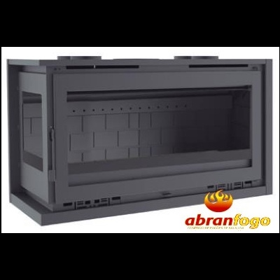 lareira metálica preta com vidro frontal em fundo branco, logo abranfogo