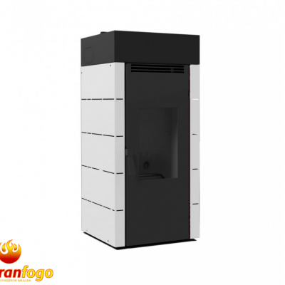 Lareira ou salamandra moderna preta e branca com porta de vidro, logótipo ABRANFOGO