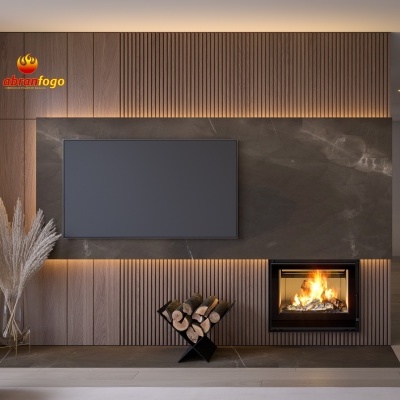 Sala moderna com lareira embutida e televisão