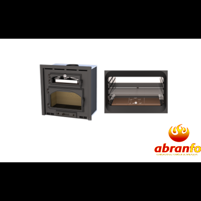 Lareira embutida preta e forno preto com prateleiras