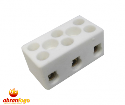 Conector elétrico branco em plástico com orifícios circulares e fixações metálicas