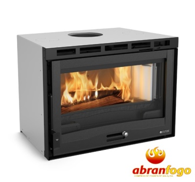 Recinto para fogão a lenha embutido com fogo e logótipo abran fogo.