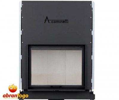 Lareira embutida cinza escuro com porta de vidro e logotipo A.caminetti
