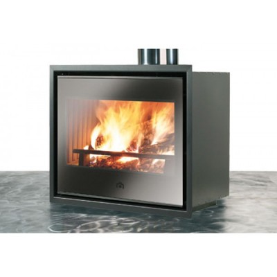 Lareira a lenha moderna com porta de vidro e chamas visíveis