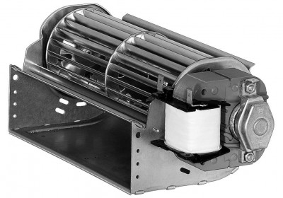 Ventoinha tangencial metálica com rodas de pás e estrutura base perfurada